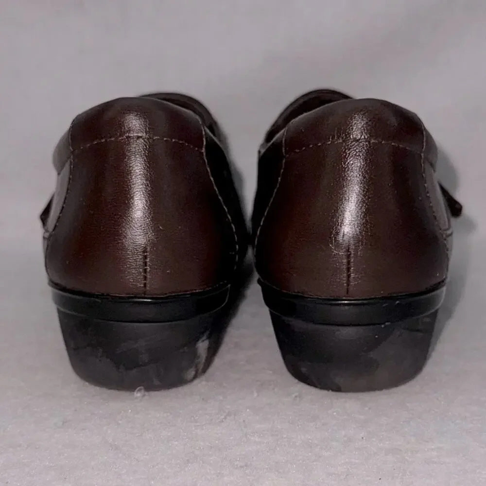 EUC Women’s Clarks Dark Brown Leather Slip-on Comfort Loafers size 8.5
